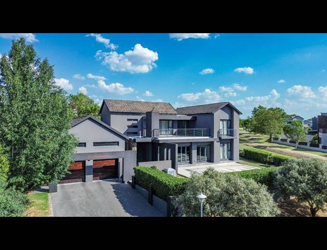 5 BEDROOM HOUSE FOR SALE IN COPPERLEAF ESTATE